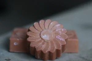 Savon à base de Raketa Mena (Maroalomainty)