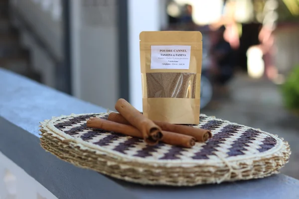 Cannelle en cigarette (Mananjary)